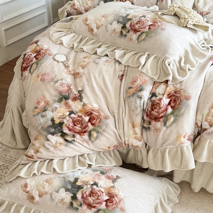 91家纺网 家纺一手货源 找家纺 宜凡家纺 2025新款牛奶绒5D数码印花床盖四件套 花开浪漫 驼色