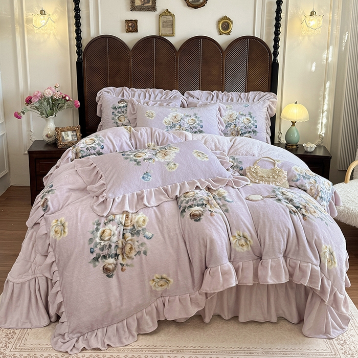 91家纺网 家纺一手货源 找家纺 宜凡家纺 2025新款牛奶绒5D数码印花床盖四件套 浮香如梦 淡紫