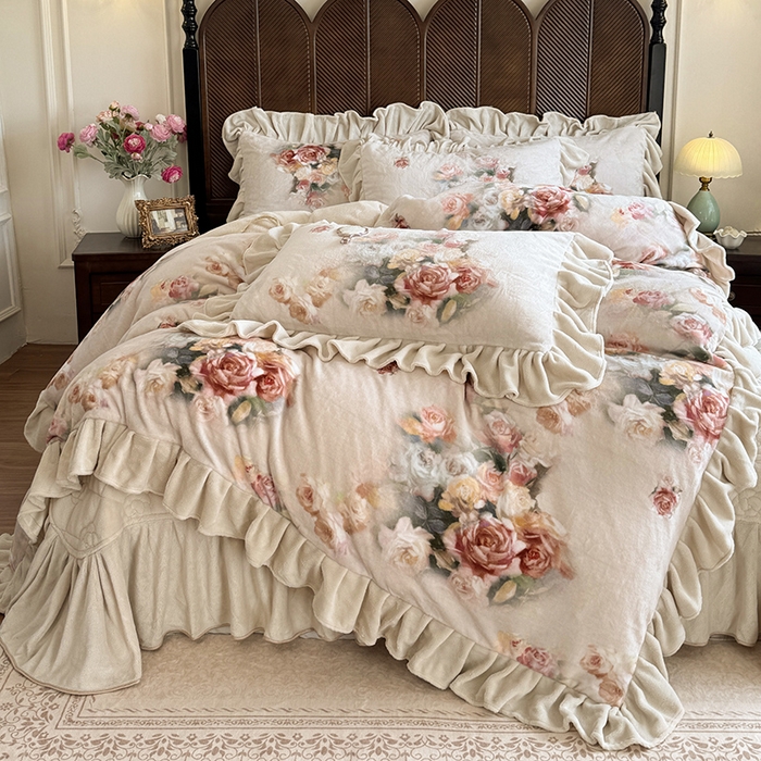 91家纺网 家纺一手货源 找家纺 宜凡家纺 2025新款牛奶绒5D数码印花床盖四件套 花开浪漫 驼色