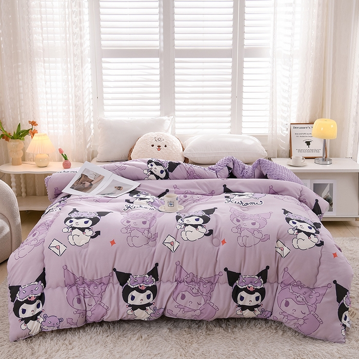 91家纺网 家纺一手货源 找家纺 艾兜坊 2025新款三丽鸥水洗棉3D豆豆被 被子被芯 幻影库洛米