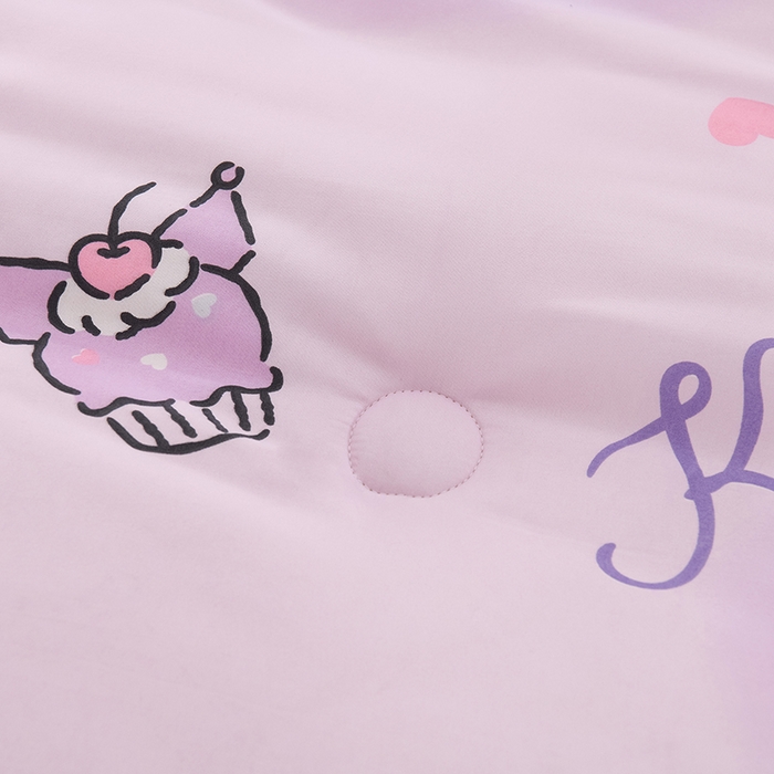 91家纺网 家纺一手货源 找家纺 艾兜坊 2025新款三丽鸥水洗棉3D豆豆被 被子被芯 樱桃库洛米