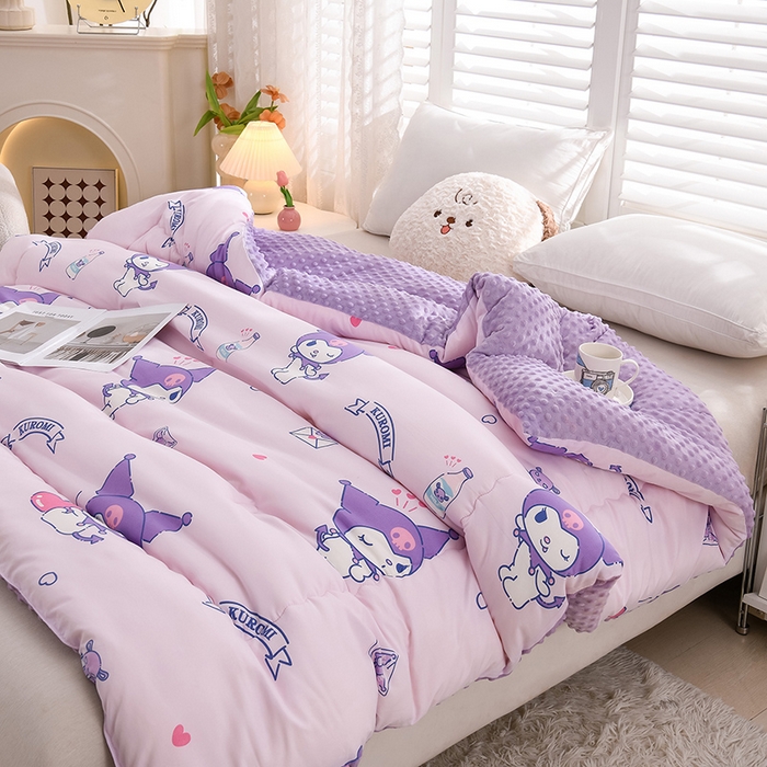 91家纺网 家纺一手货源 找家纺 艾兜坊 2025新款三丽鸥水洗棉3D豆豆被 被子被芯 爱心库洛米