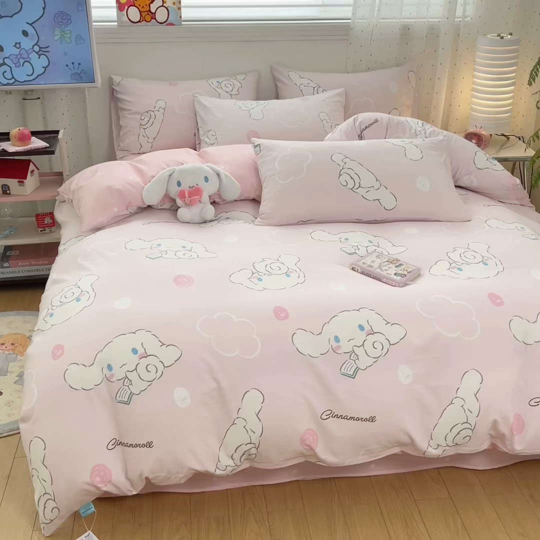 91家纺网 家纺一手货源 找家纺 港岛妹妹 2025新款云朵水洗工艺三丽鸥四件套 三丽鸥-软萌玉桂狗粉