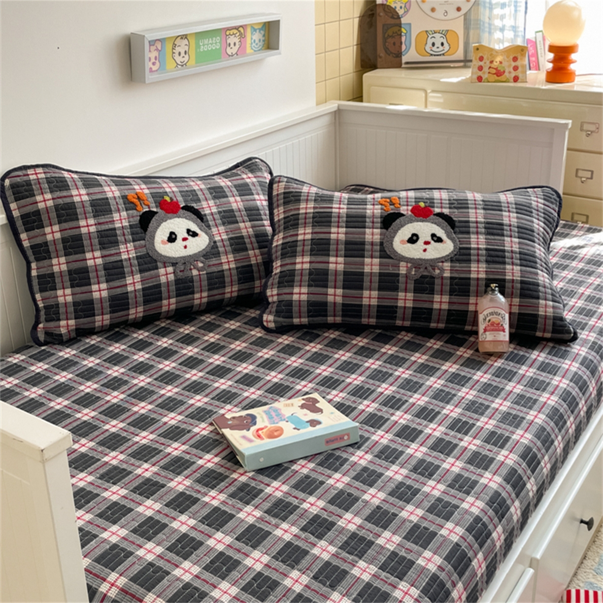 91家纺网 家纺一手货源 找家纺 老帅 2025新款毛巾绣床盖春秋冬被套件 憨憨熊猫