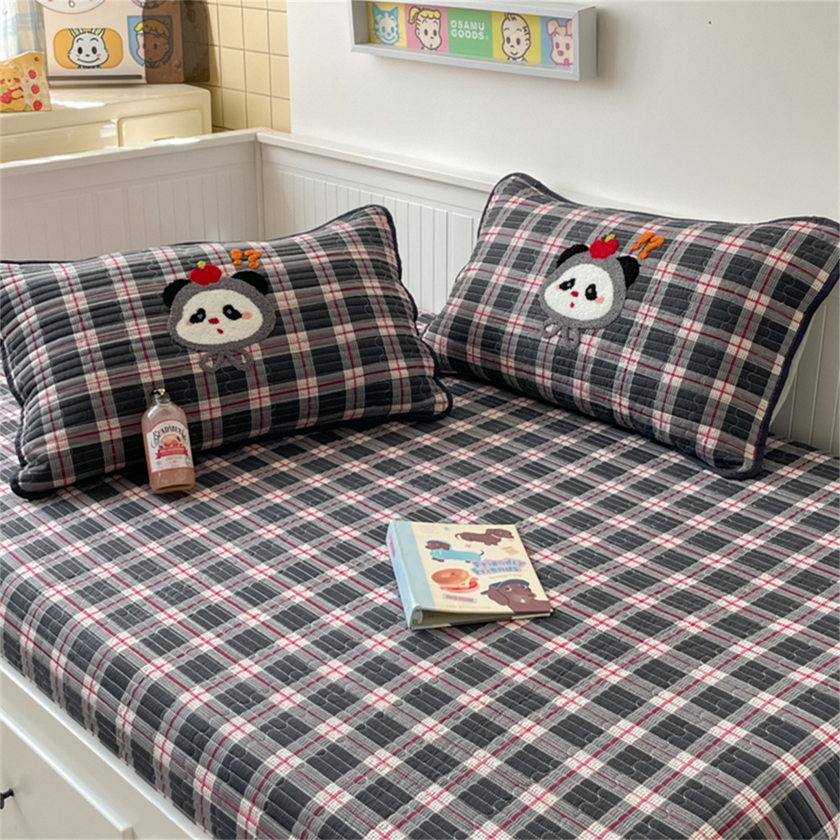 91家纺网 家纺一手货源 找家纺 老帅 2025新款毛巾绣床盖春秋冬被套件 憨憨熊猫