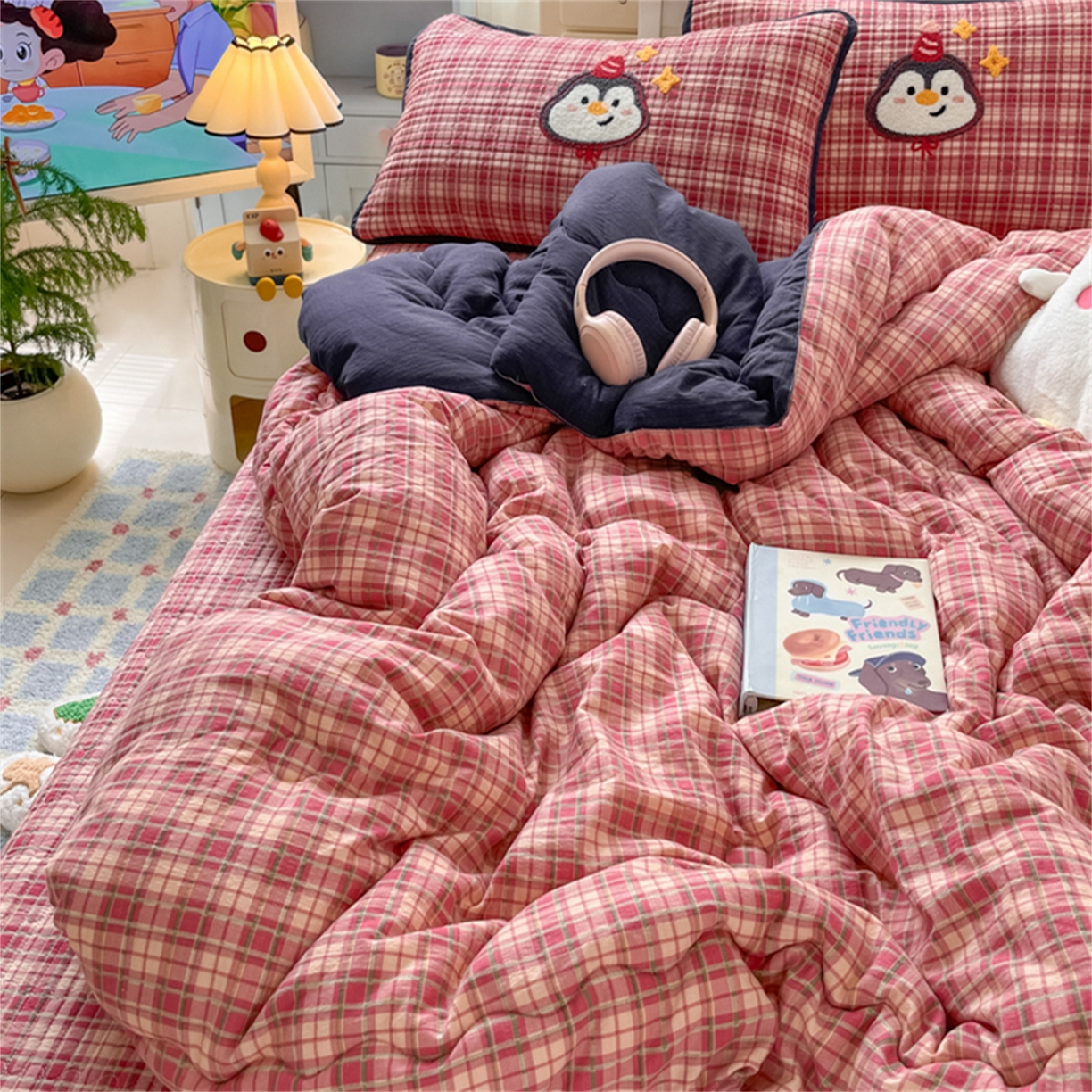 91家纺网 家纺一手货源 找家纺 老帅 2025新款毛巾绣床盖春秋冬被套件 企鹅乖乖