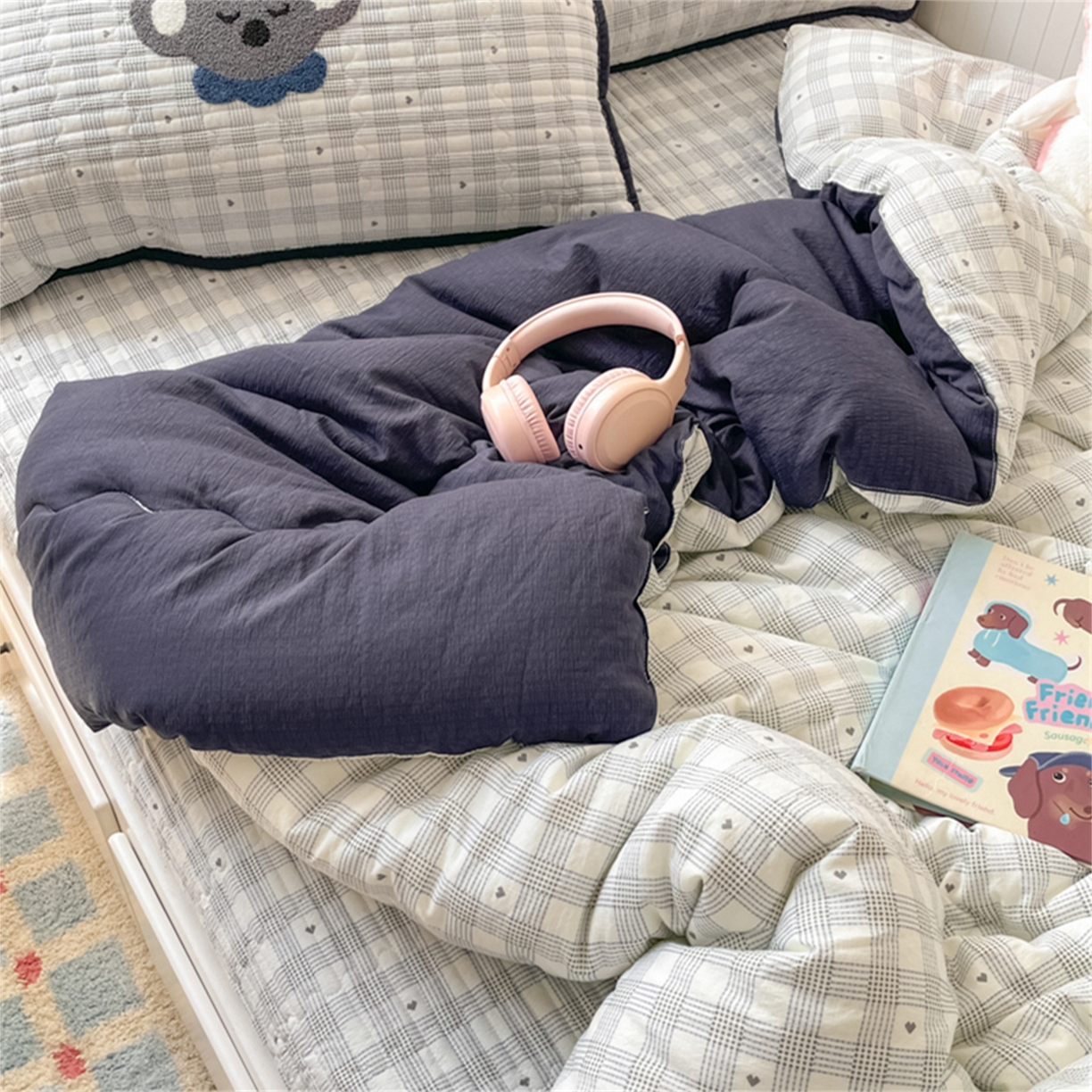 91家纺网 家纺一手货源 找家纺 老帅 2025新款毛巾绣床盖春秋冬被套件 happy考拉