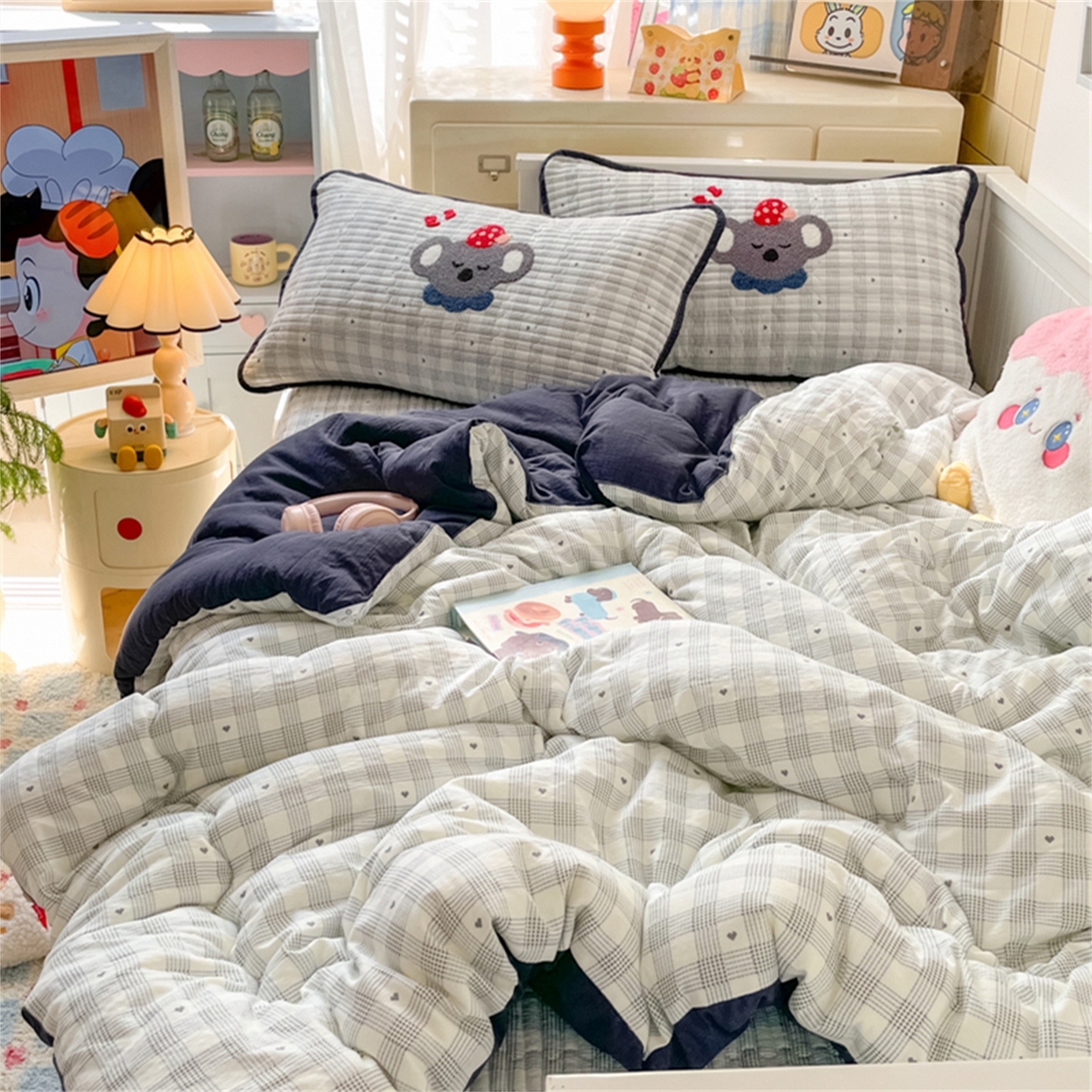 91家纺网 家纺一手货源 找家纺 老帅 2025新款毛巾绣床盖春秋冬被套件 happy考拉