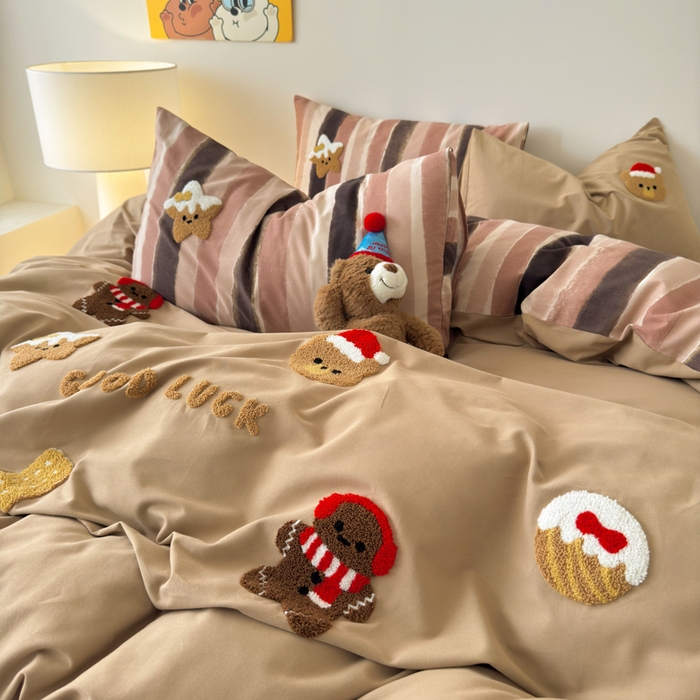 91家纺网 家纺一手货源 找家纺 如意朵 2025新款全棉加厚磨毛毛巾绣四件套（专版花型） 姜饼人