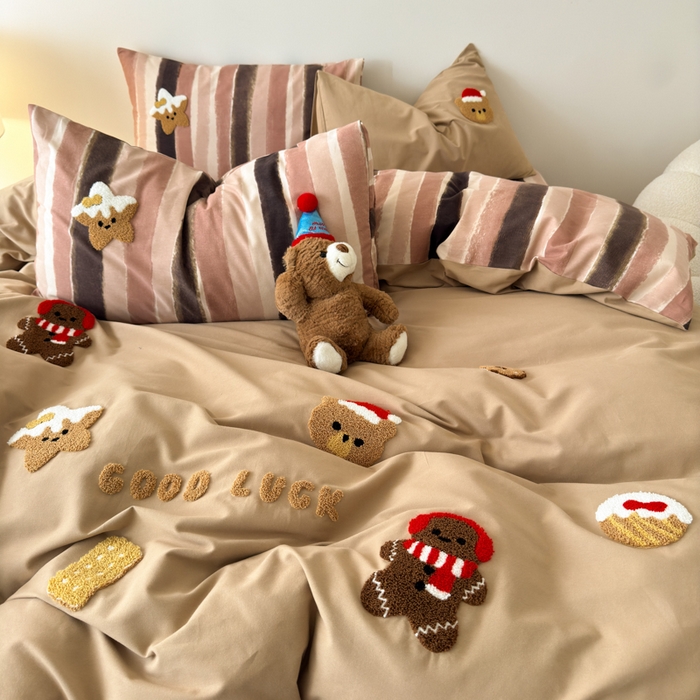 91家纺网 家纺一手货源 找家纺 如意朵 2025新款全棉加厚磨毛毛巾绣四件套（专版花型） 姜饼人