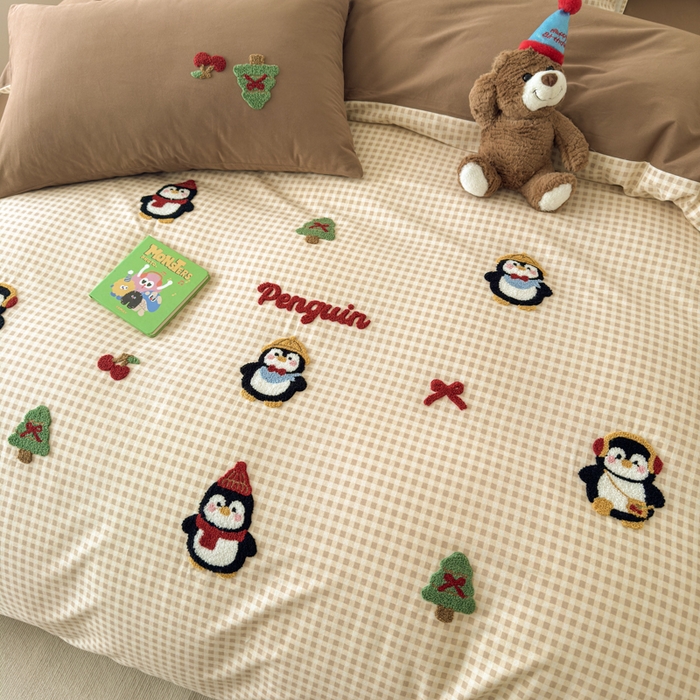 91家纺网 家纺一手货源 找家纺 如意朵 2025新款全棉加厚磨毛毛巾绣四件套（专版花型） 快乐企鹅