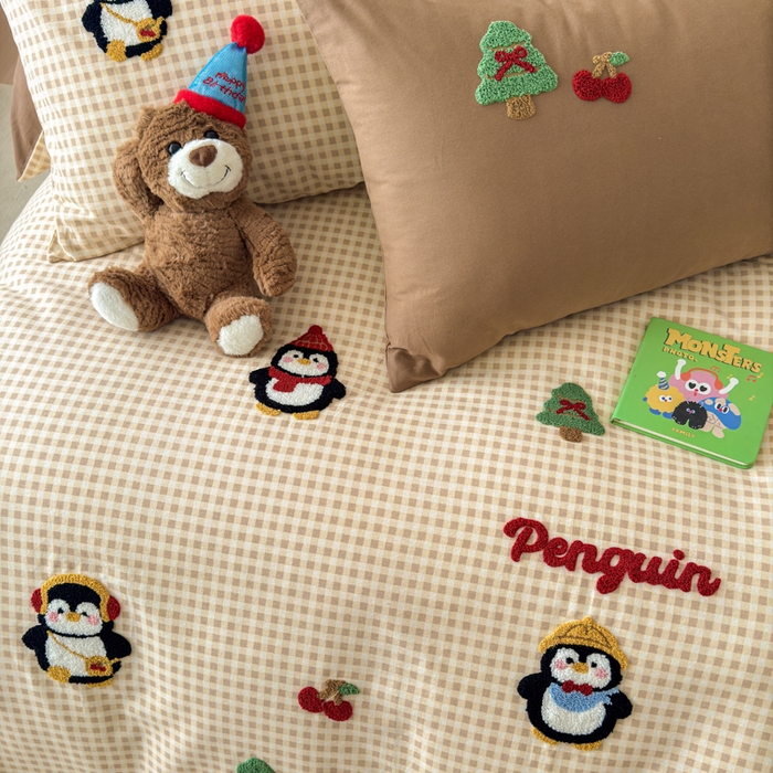 91家纺网 家纺一手货源 找家纺 如意朵 2025新款全棉加厚磨毛毛巾绣四件套（专版花型） 快乐企鹅