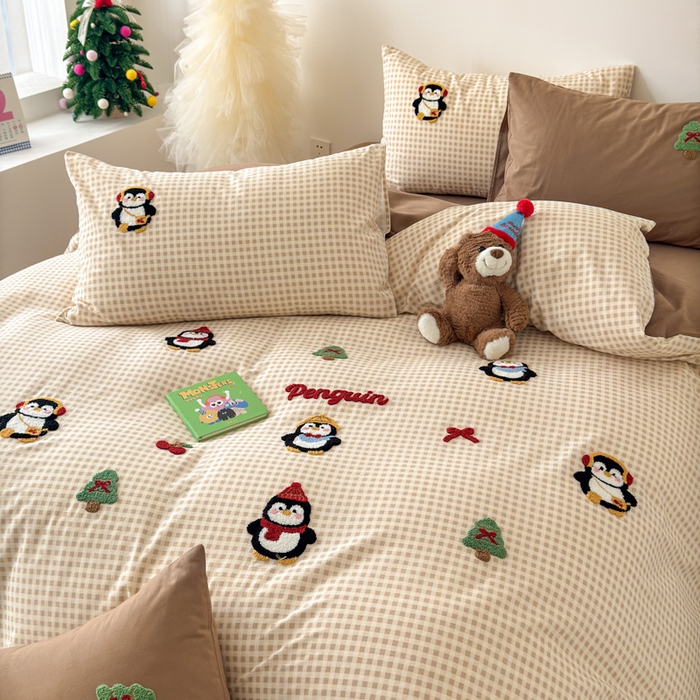 91家纺网 家纺一手货源 找家纺 如意朵 2025新款全棉加厚磨毛毛巾绣四件套（专版花型） 快乐企鹅