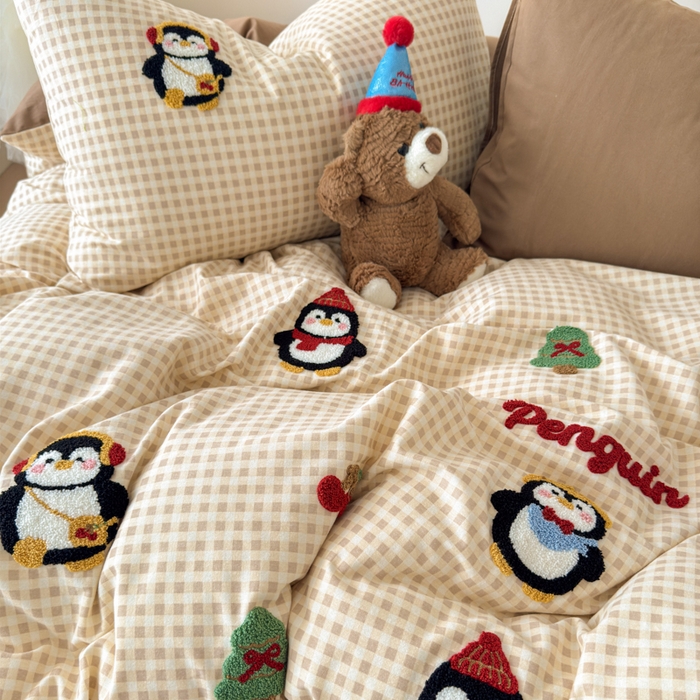 91家纺网 家纺一手货源 找家纺 如意朵 2025新款全棉加厚磨毛毛巾绣四件套（专版花型） 快乐企鹅