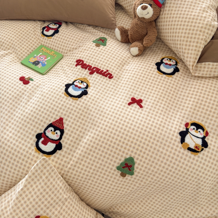 91家纺网 家纺一手货源 找家纺 如意朵 2025新款全棉加厚磨毛毛巾绣四件套（专版花型） 快乐企鹅