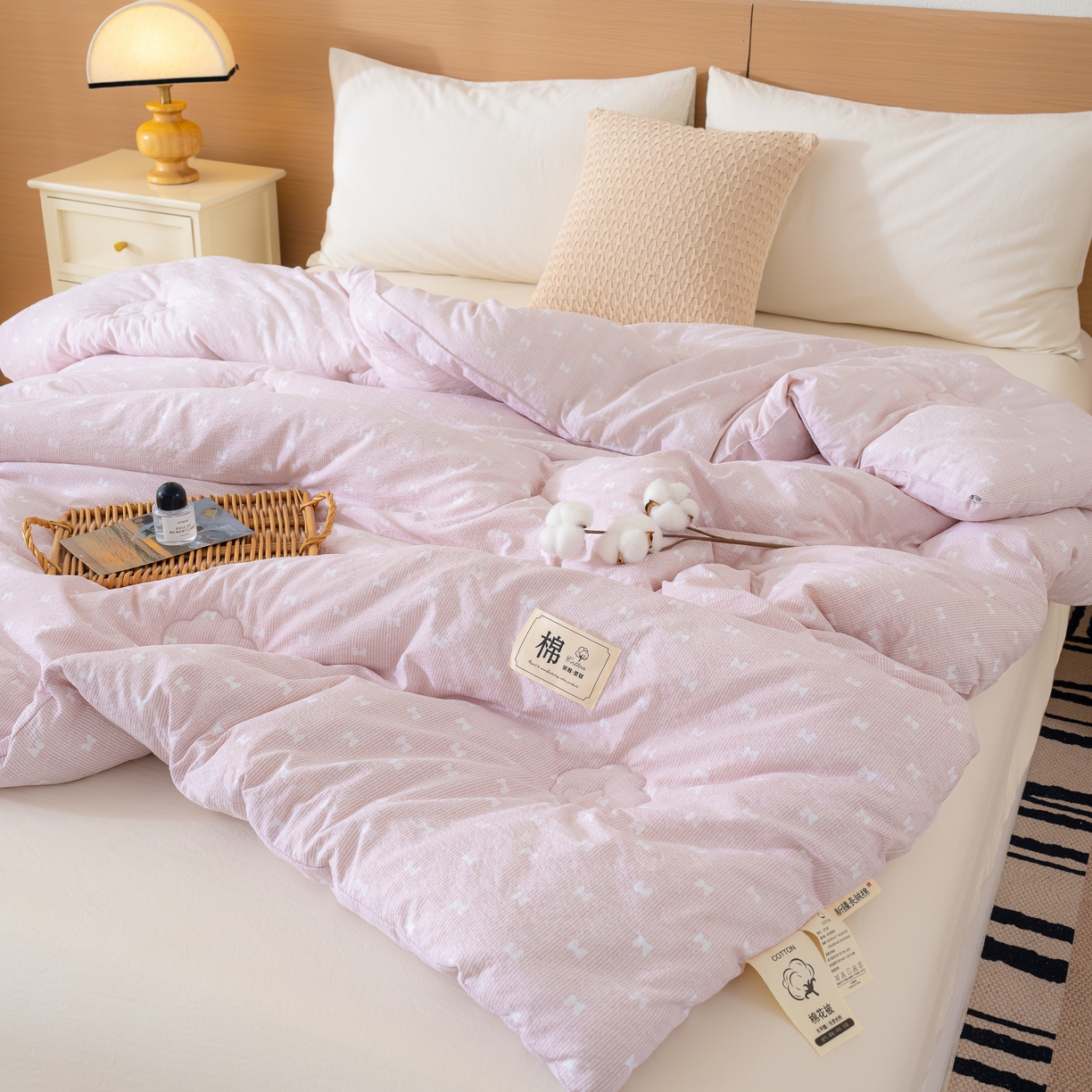 91家纺网 家纺一手货源 找家纺 蓝冰家纺 2025新款亚麻棉花冬被 粉色蝴蝶结