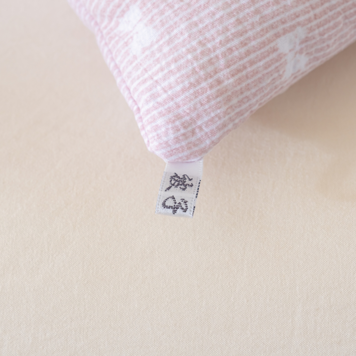 91家纺网 家纺一手货源 找家纺 蓝冰家纺 2025新款亚麻棉花冬被 粉色蝴蝶结