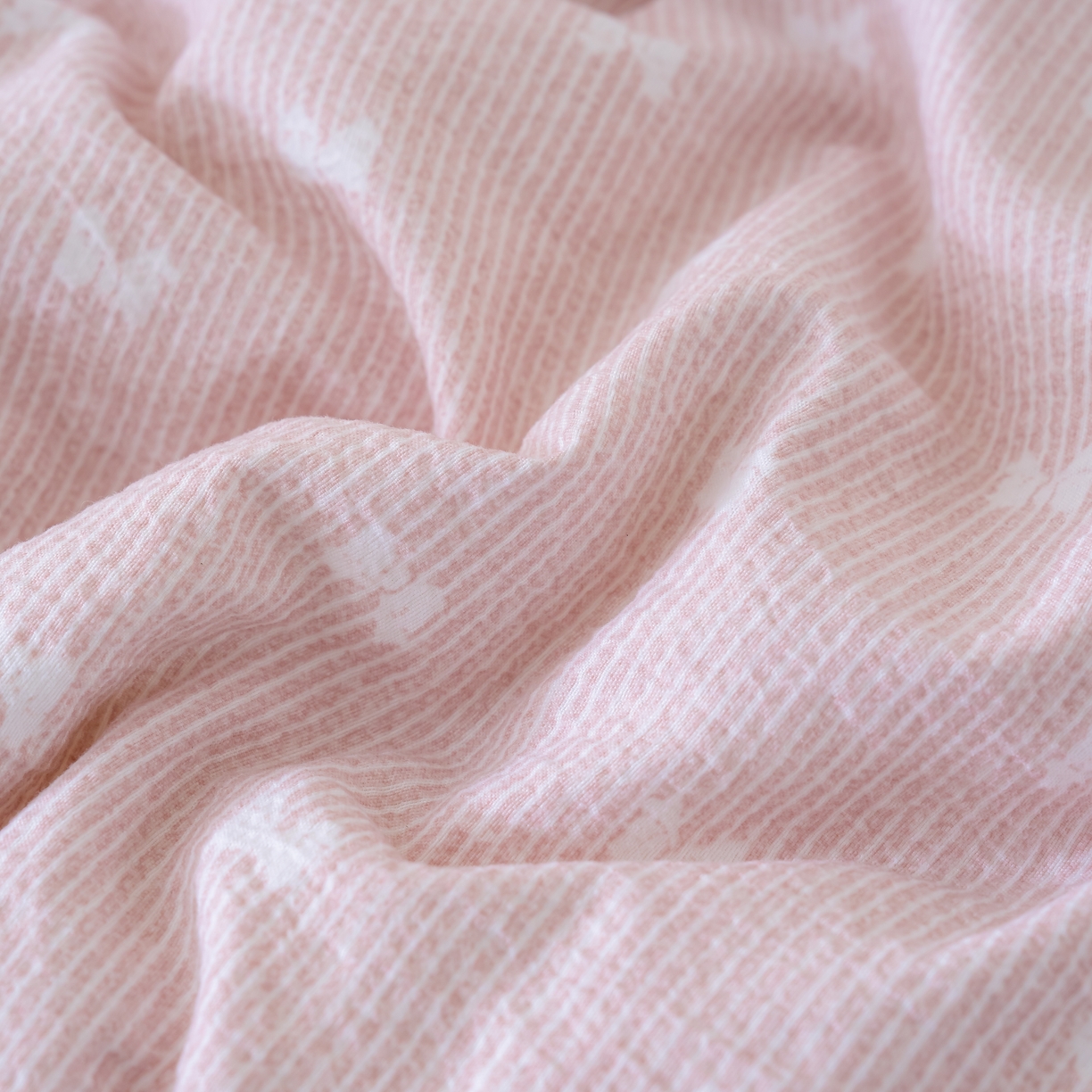 91家纺网 家纺一手货源 找家纺 蓝冰家纺 2025新款亚麻棉花冬被 粉色蝴蝶结