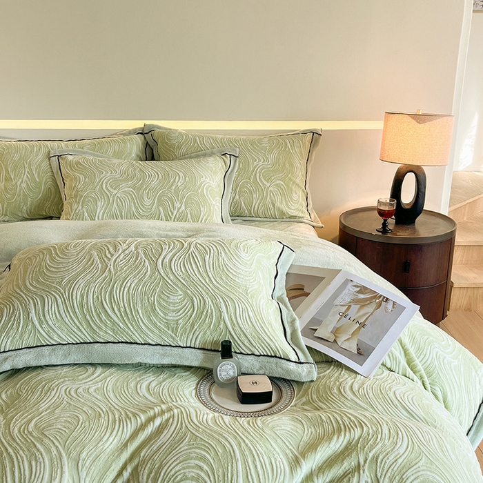 91家纺网 家纺一手货源 找家纺 （总）畅畅家纺 2025新款冬季压线款雕花牛奶绒四件套