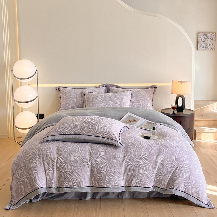 91家纺网 家纺一手货源 找家纺 畅畅家纺 2025新款冬季压线款雕花牛奶绒四件套 简约浪漫-灰