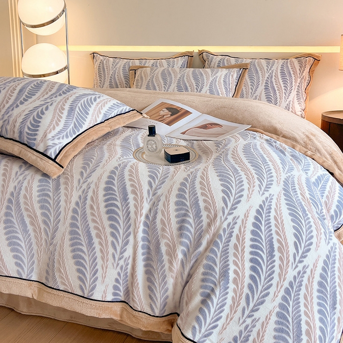 91家纺网 家纺一手货源 找家纺 畅畅家纺 2025新款冬季压线款雕花牛奶绒四件套 叶恋-蓝