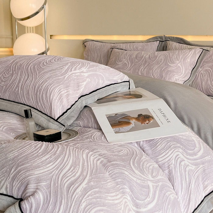 91家纺网 家纺一手货源 找家纺 畅畅家纺 2025新款冬季压线款雕花牛奶绒四件套 简约浪漫-灰