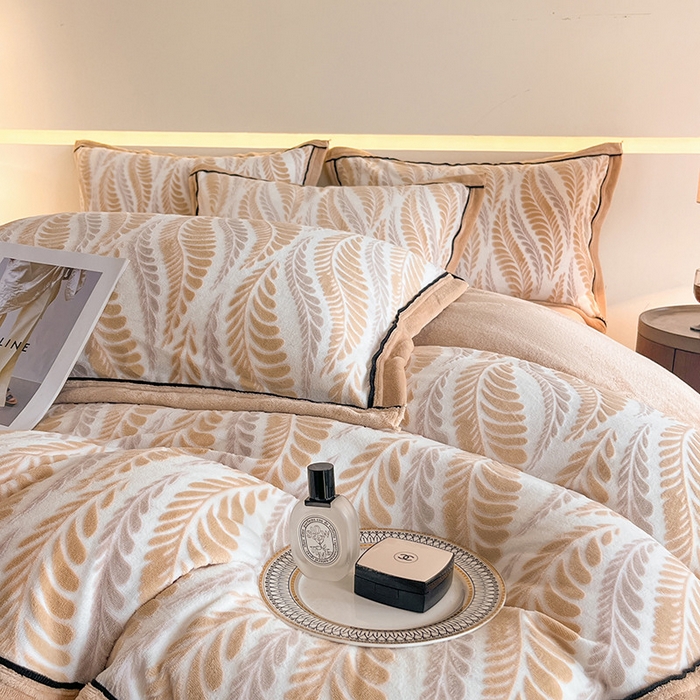 91家纺网 家纺一手货源 找家纺 畅畅家纺 2025新款冬季压线款雕花牛奶绒四件套 叶恋-咖