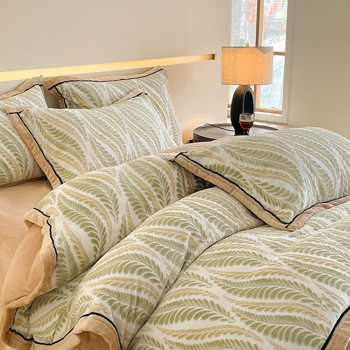 畅畅家纺 2025新款冬季压线款雕花牛奶绒四件套 叶恋-绿