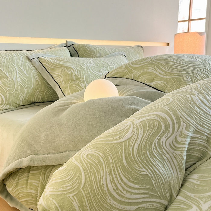 91家纺网 家纺一手货源 找家纺 畅畅家纺 2025新款冬季压线款雕花牛奶绒四件套 简约浪漫-绿