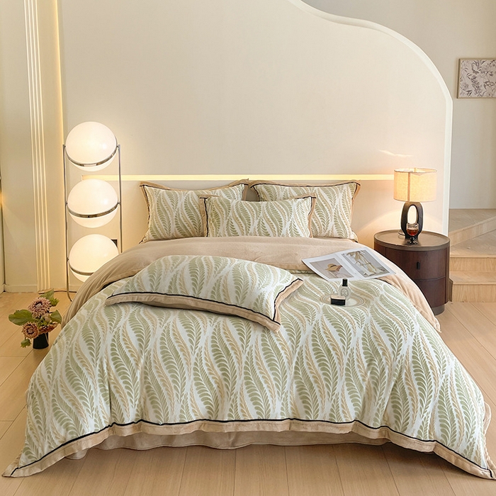 91家纺网 家纺一手货源 找家纺 畅畅家纺 2025新款冬季压线款雕花牛奶绒四件套 叶恋-绿