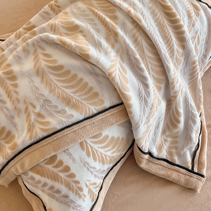 91家纺网 家纺一手货源 找家纺 畅畅家纺 2025新款冬季压线款雕花牛奶绒四件套 叶恋-咖