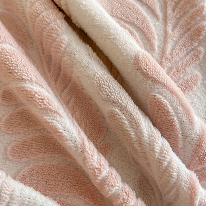 91家纺网 家纺一手货源 找家纺 畅畅家纺 2025新款冬季压线款雕花牛奶绒四件套 叶恋-浅粉