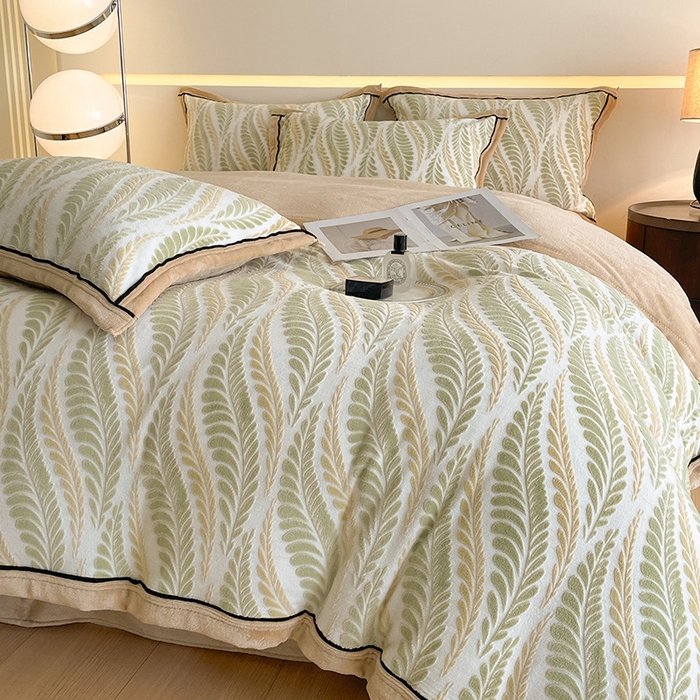 91家纺网 家纺一手货源 找家纺 畅畅家纺 2025新款冬季压线款雕花牛奶绒四件套 叶恋-绿