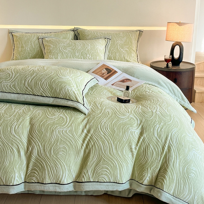 91家纺网 家纺一手货源 找家纺 畅畅家纺 2025新款冬季压线款雕花牛奶绒四件套 简约浪漫-绿