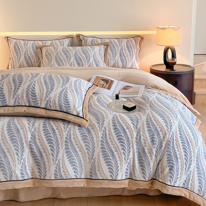 91家纺网 家纺一手货源 找家纺 畅畅家纺 2025新款冬季压线款雕花牛奶绒四件套 叶恋-蓝