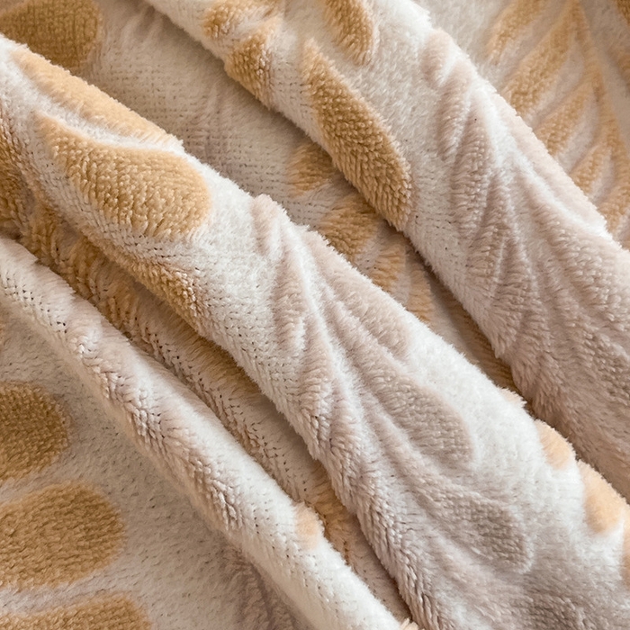 91家纺网 家纺一手货源 找家纺 畅畅家纺 2025新款冬季压线款雕花牛奶绒四件套 叶恋-咖