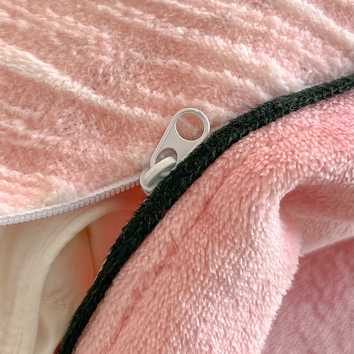 91家纺网 家纺一手货源 找家纺 畅畅家纺 2025新款冬季压线款雕花牛奶绒四件套 简约浪漫-粉