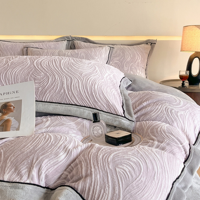 91家纺网 家纺一手货源 找家纺 畅畅家纺 2025新款冬季压线款雕花牛奶绒四件套 简约浪漫-灰