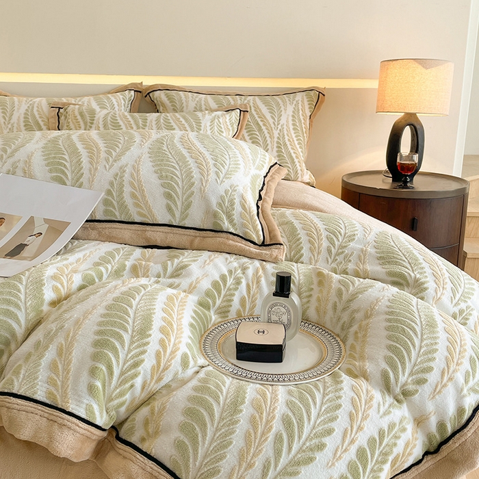 91家纺网 家纺一手货源 找家纺 畅畅家纺 2025新款冬季压线款雕花牛奶绒四件套 叶恋-绿