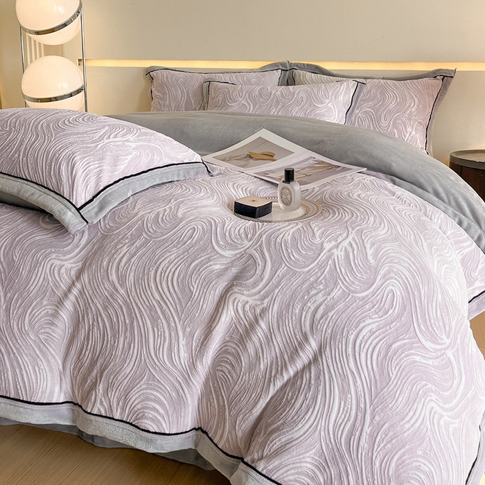 91家纺网 家纺一手货源 找家纺 畅畅家纺 2025新款冬季压线款雕花牛奶绒四件套 简约浪漫-灰