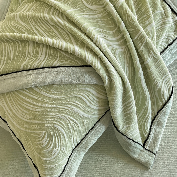 91家纺网 家纺一手货源 找家纺 畅畅家纺 2025新款冬季压线款雕花牛奶绒四件套 简约浪漫-绿