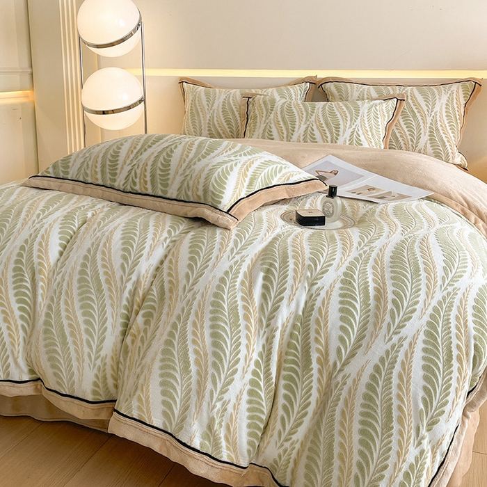 91家纺网 家纺一手货源 找家纺 畅畅家纺 2025新款冬季压线款雕花牛奶绒四件套 叶恋-绿