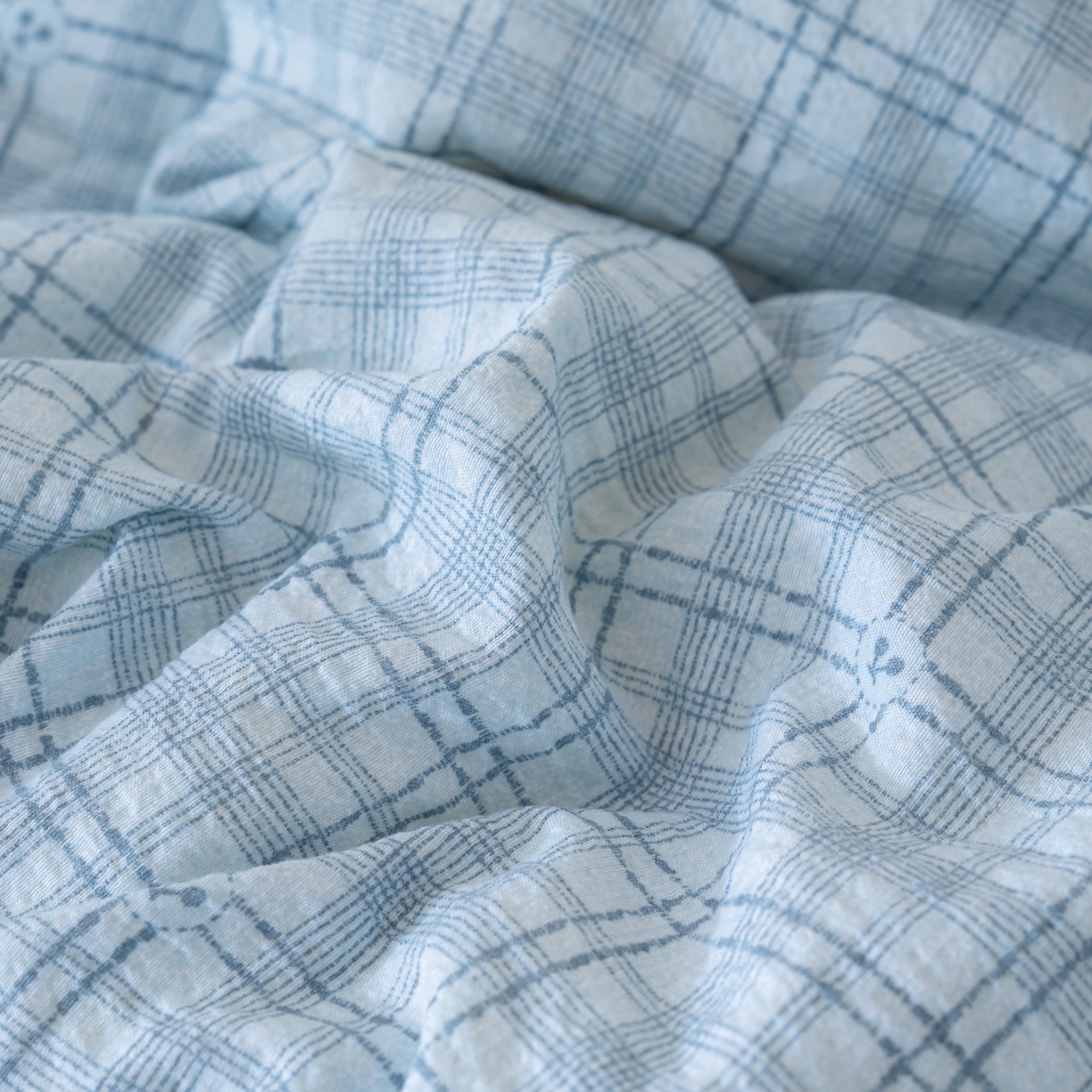 91家纺网 家纺一手货源 找家纺 蓝冰家纺 2025新款亚麻棉花冬被 蓝色小细格