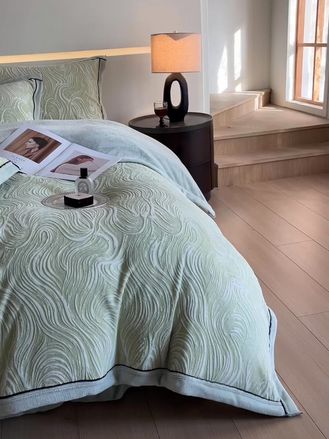 91家纺网 家纺一手货源 找家纺 （总）畅畅家纺 2025新款冬季压线款雕花牛奶绒四件套