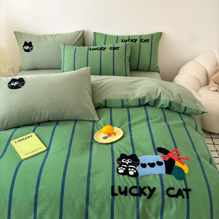 91家纺网 家纺一手货源 找家纺 如意朵 2025新款全棉加厚磨毛毛巾绣四件套（专版花型） 幸运猫咪