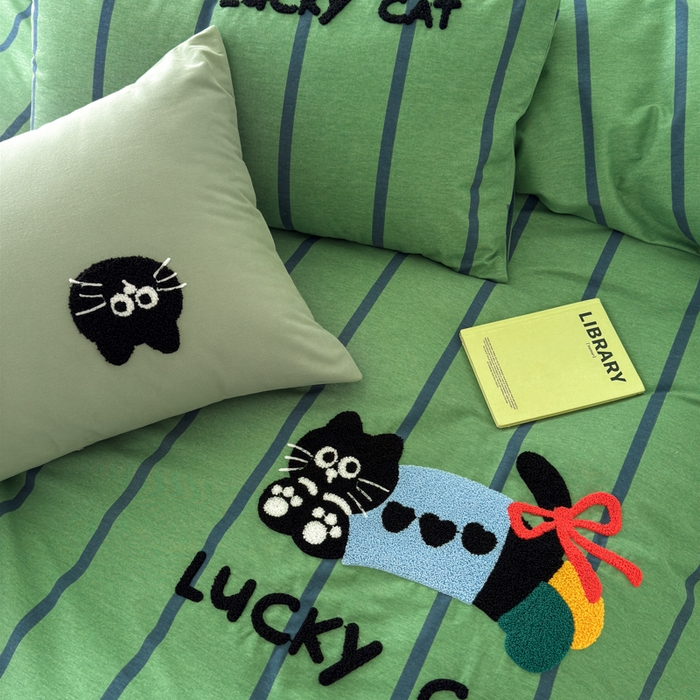 91家纺网 家纺一手货源 找家纺 如意朵 2025新款全棉加厚磨毛毛巾绣四件套（专版花型） 幸运猫咪