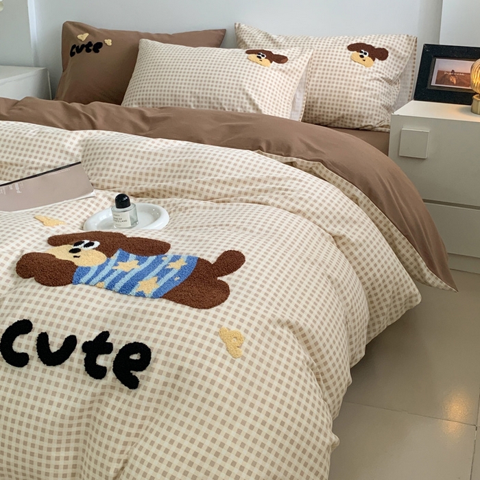 91家纺网 家纺一手货源 找家纺 如意朵 2025新款全棉加厚磨毛毛巾绣四件套（专版花型） 羞羞狗