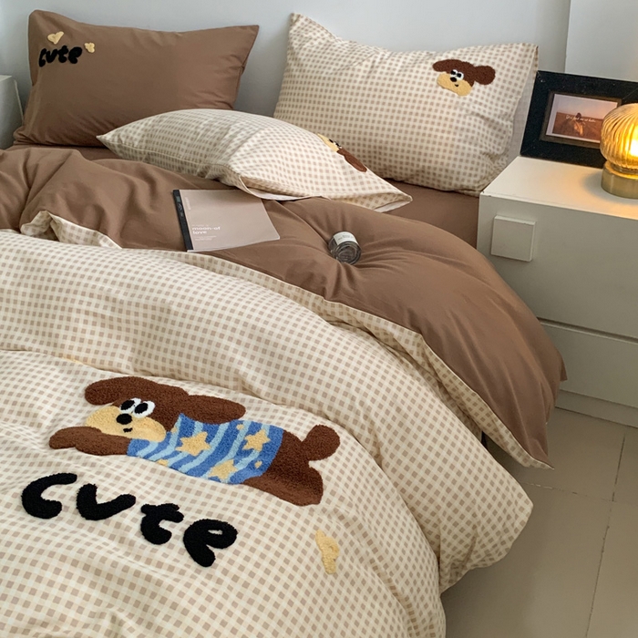 91家纺网 家纺一手货源 找家纺 如意朵 2025新款全棉加厚磨毛毛巾绣四件套（专版花型） 羞羞狗