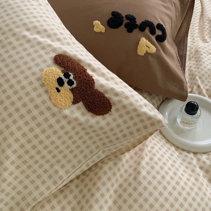 91家纺网 家纺一手货源 找家纺 如意朵 2025新款全棉加厚磨毛毛巾绣四件套（专版花型） 羞羞狗