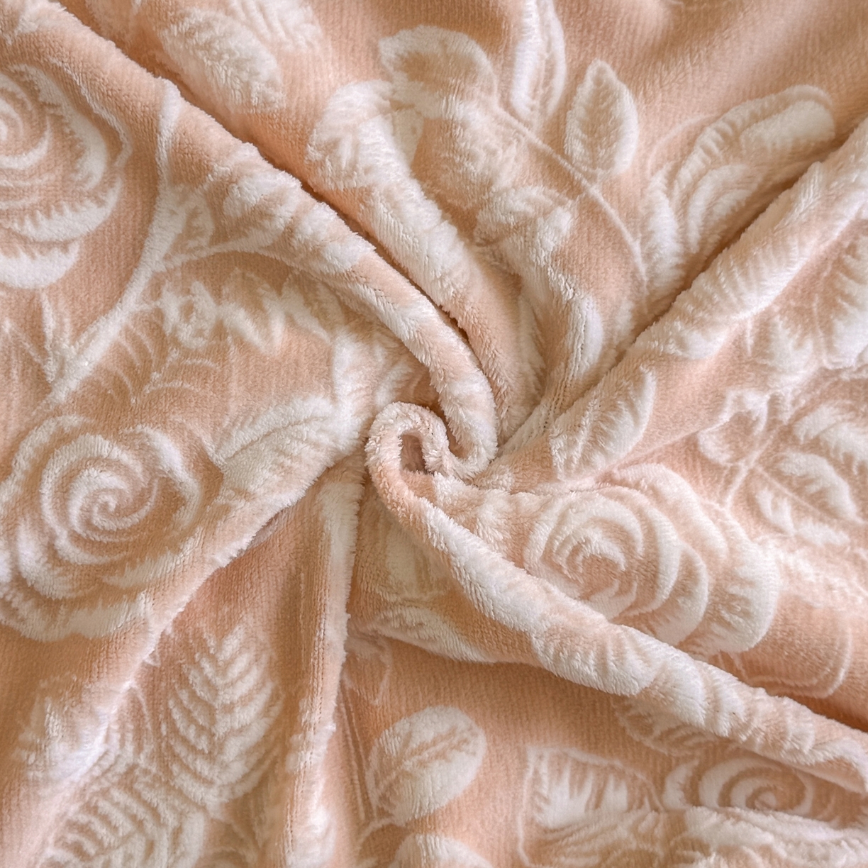 91家纺网 家纺一手货源 找家纺 畅畅家纺 2025新款轻奢高档烂花牛奶绒花边款四件套 蝶恋花 -暖粉